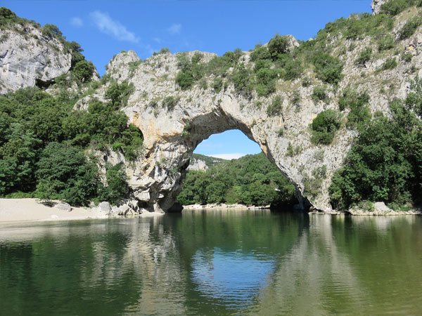 Discovery of the Gorges de l'Ardèche and its regional natural park