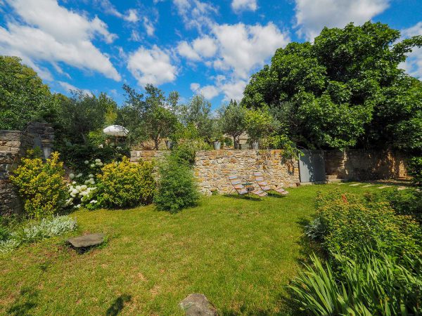 Garden, stone walls